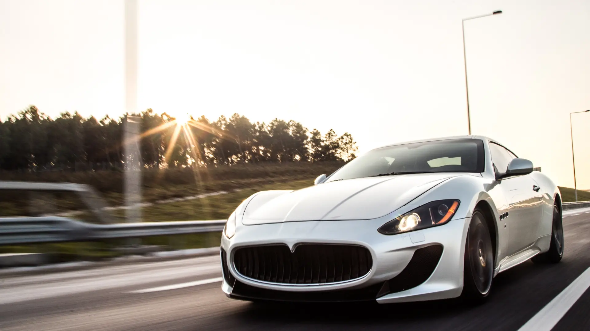 سييارة فور 304 اعلى فئة (Copy)